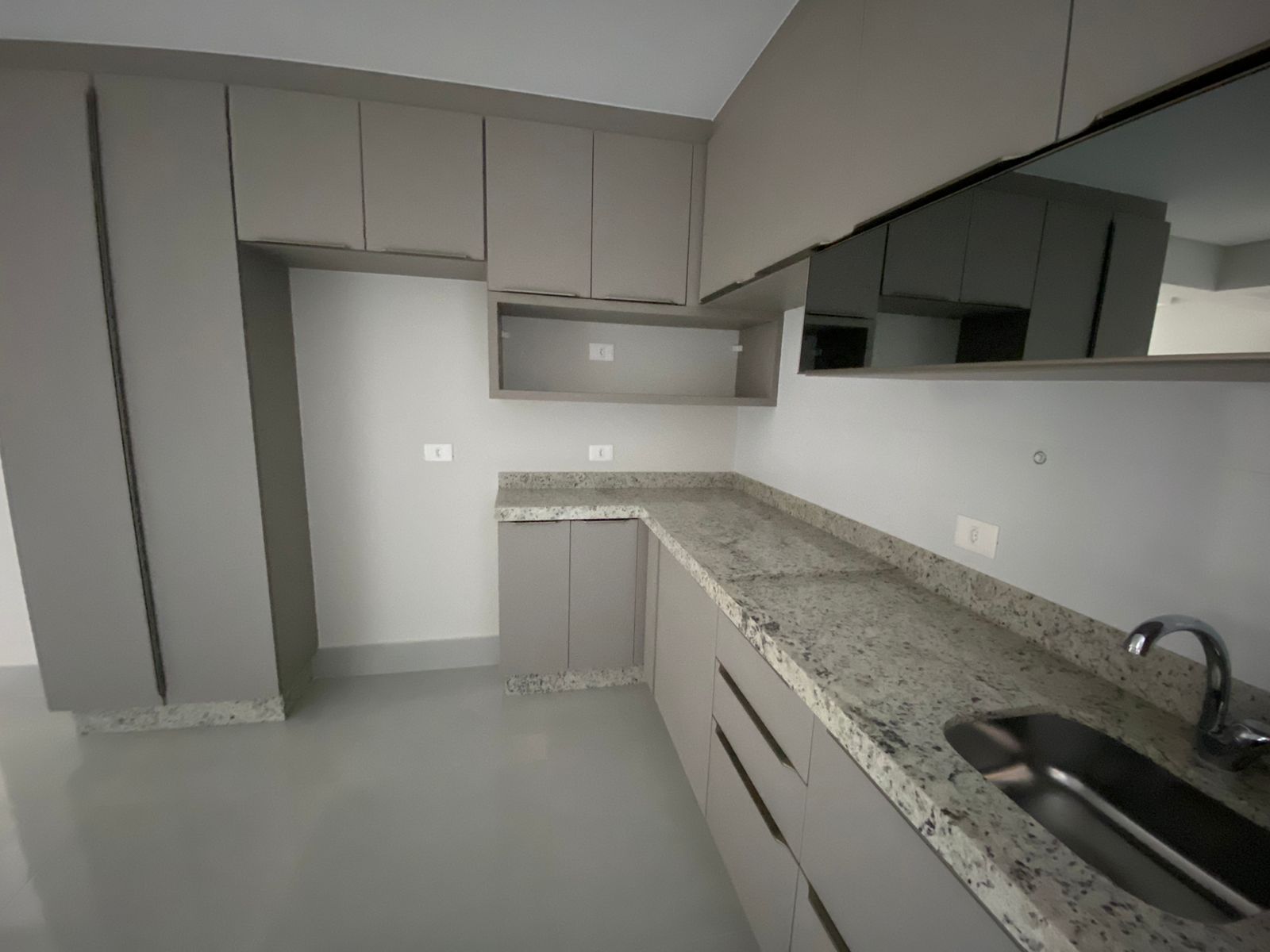 foto do anúncio Excelente apartamento próximo ao colégio Marista e Avenida Maringá